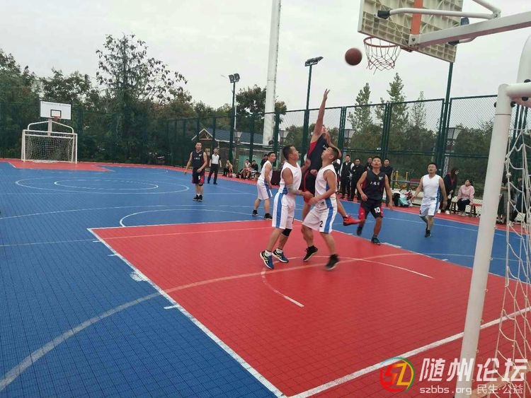 何店中心學(xué)?！ご箅S通進(jìn)四強(qiáng) | 萬達(dá)杯籃球賽