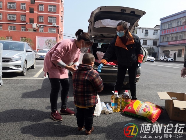 萬(wàn)店鎮(zhèn)：一沓賬單顯真情  ——萬(wàn)店鎮(zhèn)民政辦主任宮學(xué)艷的抗疫情